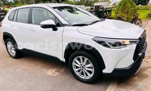 Acheter Occasion Voiture Toyota Corolla Cross Blanc à Cotonou, Benin Acheter Occasion Voiture Toyota Corolla Cross Blanc à Cotonou, Benin