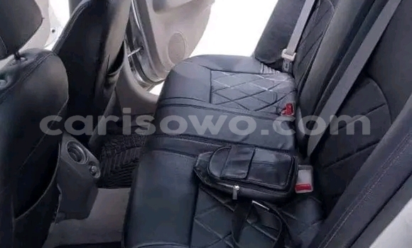 Sayi Na hannu Nissan Almera Azurfa Mota in Cotonou a Benin Sayi Na hannu Nissan Almera Azurfa Mota in Cotonou a Benin