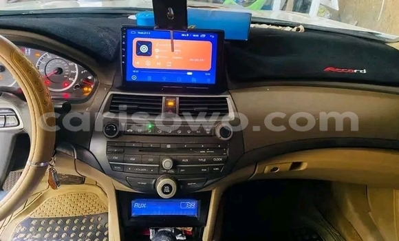 Sayi Na hannu Honda Accord White Mota in Cotonou a Benin
