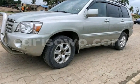 Buy Used Toyota Highlander Silver Car in Cotonou in Benign