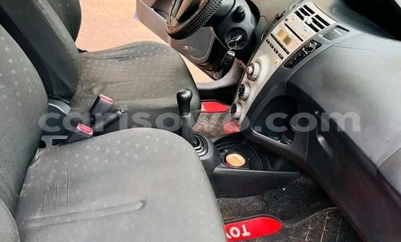 Ra Àlòkù Toyota Yaris Blue Ọkọ̀ in Cotonou ni Benin Ra Àlòkù Toyota Yaris Blue Ọkọ̀ in Cotonou ni Benin