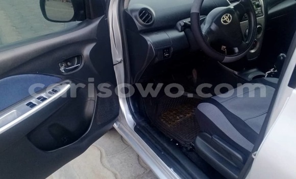 Ra Àlòkù Toyota Yaris Silver Ọkọ̀ in Cotonou ni Benin Ra Àlòkù Toyota Yaris Silver Ọkọ̀ in Cotonou ni Benin