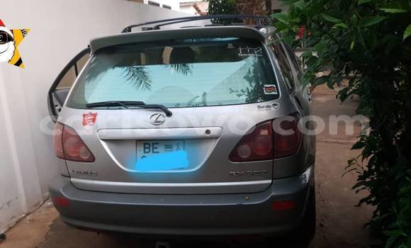 Acheter Occasion Voiture Lexus RX 300 Gris à Porto Novo, Benin Acheter Occasion Voiture Lexus RX 300 Gris à Porto Novo, Benin