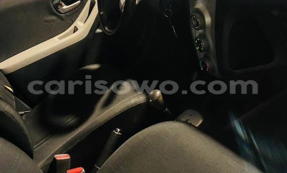 Ra Àlòkù Toyota Yaris Silver Ọkọ̀ in Cotonou ni Benin Ra Àlòkù Toyota Yaris Silver Ọkọ̀ in Cotonou ni Benin