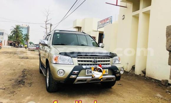Acheter Occasion Voiture Toyota Highlander Beige à Porto Novo, Benin Acheter Occasion Voiture Toyota Highlander Beige à Porto Novo, Benin