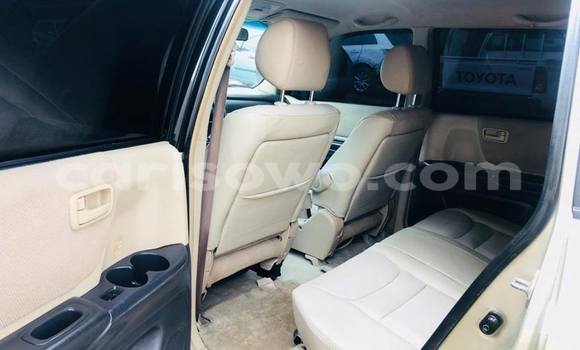 Acheter Occasion Voiture Toyota Highlander Beige à Porto Novo, Benin Acheter Occasion Voiture Toyota Highlander Beige à Porto Novo, Benin