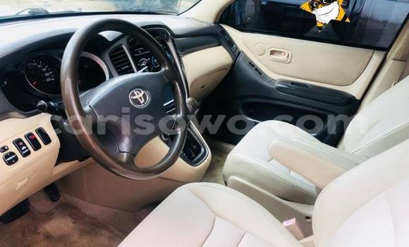 Acheter Occasion Voiture Toyota Highlander Beige à Porto Novo, Benin Acheter Occasion Voiture Toyota Highlander Beige à Porto Novo, Benin