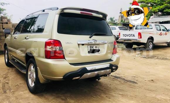 Acheter Occasion Voiture Toyota Highlander Beige à Porto Novo, Benin Acheter Occasion Voiture Toyota Highlander Beige à Porto Novo, Benin