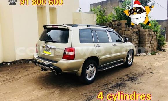 Acheter Occasion Voiture Toyota Highlander Beige à Porto Novo, Benin Acheter Occasion Voiture Toyota Highlander Beige à Porto Novo, Benin