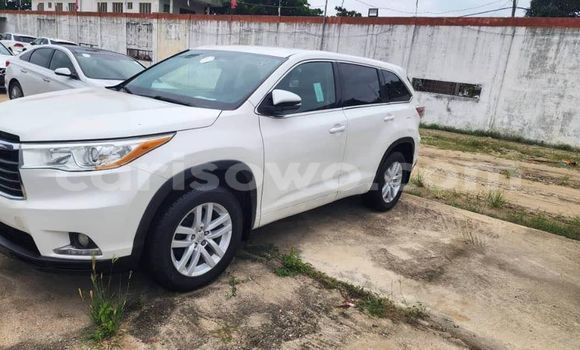 Acheter Occasion Voiture Toyota Highlander Blanc à Aplahoue, Couffo Acheter Occasion Voiture Toyota Highlander Blanc à Aplahoue, Couffo