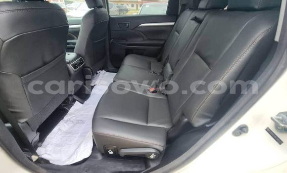 Acheter Occasion Voiture Toyota Highlander Blanc à Aplahoue, Couffo Acheter Occasion Voiture Toyota Highlander Blanc à Aplahoue, Couffo