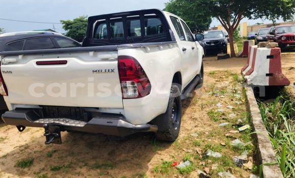 Acheter Occasion Voiture Toyota Hilux Blanc à Cotonou, Benin Acheter Occasion Voiture Toyota Hilux Blanc à Cotonou, Benin