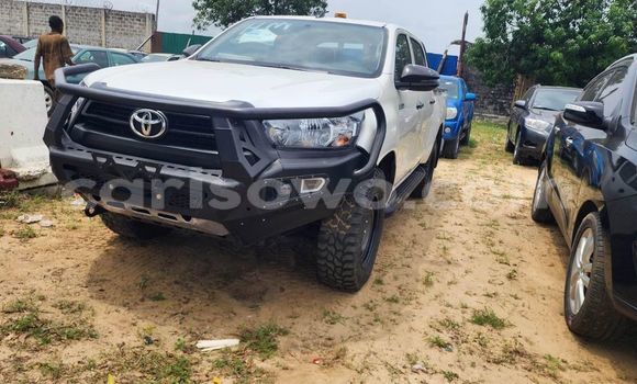 Acheter Occasion Voiture Toyota Hilux Blanc à Cotonou, Benin Acheter Occasion Voiture Toyota Hilux Blanc à Cotonou, Benin