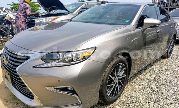 Ra Àlòkù Lexus ES Miiran Ọkọ̀ in Abomey Calavi ni Benin