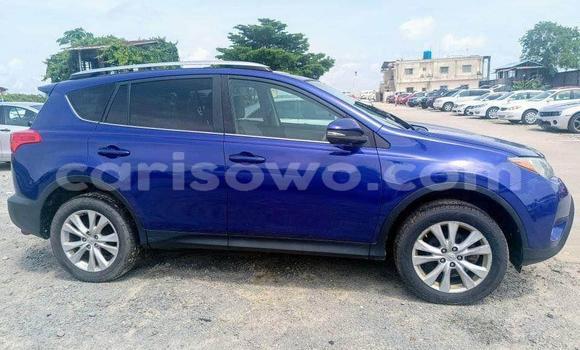 Buy Used Toyota RAV4 Blue Car in Aplahoue in Couffo Buy Used Toyota RAV4 Blue Car in Aplahoue in Couffo