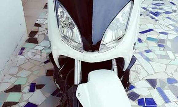 Acheter Occasion Moto Yamaha X-MAX Blanc à Porto Novo, Benin Acheter Occasion Moto Yamaha X-MAX Blanc à Porto Novo, Benin