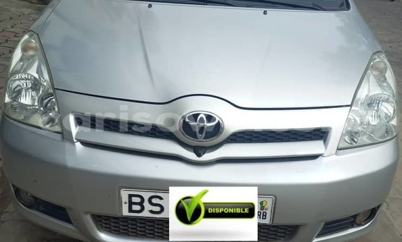 Acheter Occasion Voiture Toyota Corolla Verso Gris à Cotonou, Benin