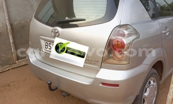 Ra Àlòkù Toyota Corolla Verso Silver Ọkọ̀ in Cotonou ni Benin Ra Àlòkù Toyota Corolla Verso Silver Ọkọ̀ in Cotonou ni Benin