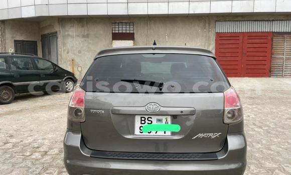 Sayi Na hannu Toyota Matrix Brown Mota in Cotonou a Benin Sayi Na hannu Toyota Matrix Brown Mota in Cotonou a Benin
