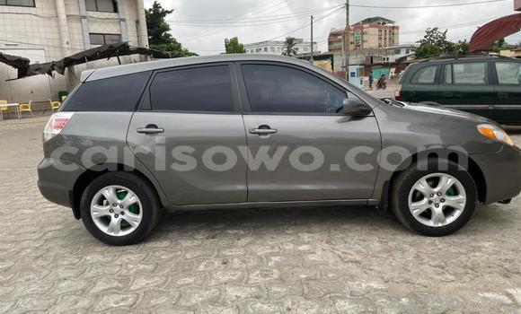 Sayi Na hannu Toyota Matrix Brown Mota in Cotonou a Benin Sayi Na hannu Toyota Matrix Brown Mota in Cotonou a Benin
