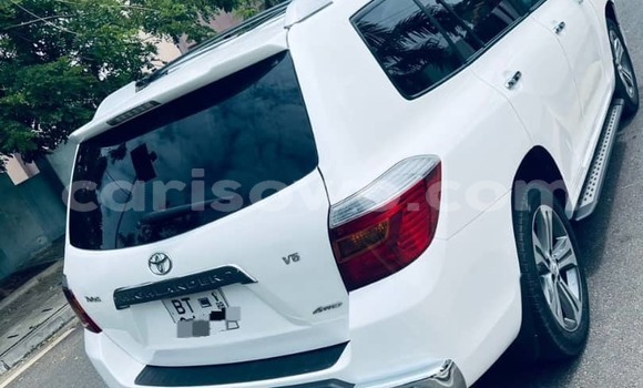 Sayi Na hannu Toyota Highlander White Mota in Cotonou a Benin Sayi Na hannu Toyota Highlander White Mota in Cotonou a Benin