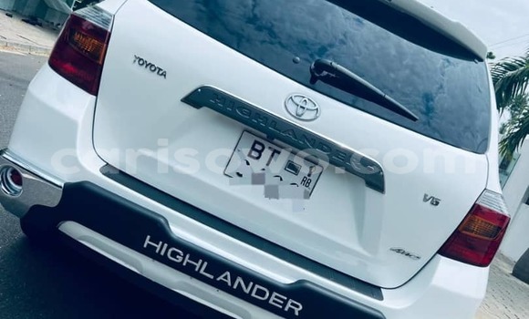 Sayi Na hannu Toyota Highlander White Mota in Cotonou a Benin Sayi Na hannu Toyota Highlander White Mota in Cotonou a Benin
