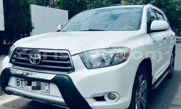 Sayi Na hannu Toyota Highlander White Mota in Cotonou a Benin Sayi Na hannu Toyota Highlander White Mota in Cotonou a Benin