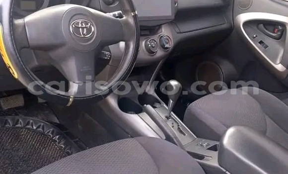 Ra Àlòkù Toyota RAV4 Red Ọkọ̀ in Cotonou ni Benin Ra Àlòkù Toyota RAV4 Red Ọkọ̀ in Cotonou ni Benin