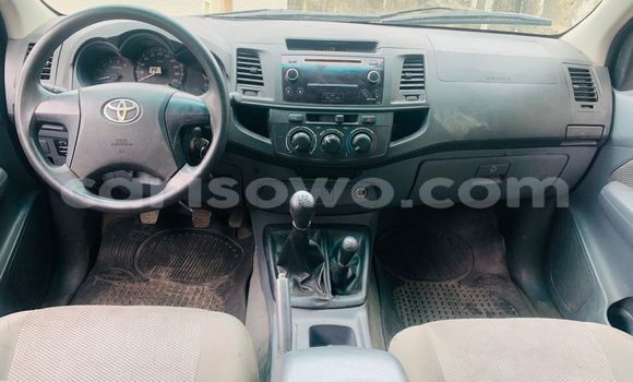 Ra Àlòkù Toyota Hilux Black Ọkọ̀ in Cotonou ni Benin Ra Àlòkù Toyota Hilux Black Ọkọ̀ in Cotonou ni Benin