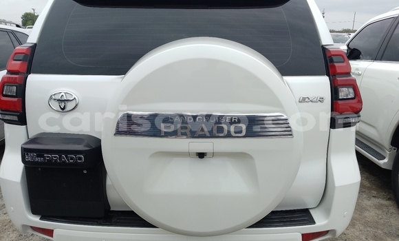 Ra Àlòkù Toyota Land Cruiser Prado funfun Ọkọ̀ in Cotonou ni Benin Ra Àlòkù Toyota Land Cruiser Prado funfun Ọkọ̀ in Cotonou ni Benin