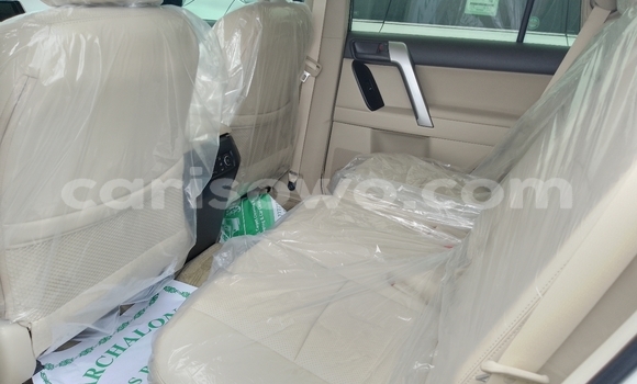 Ra Àlòkù Toyota Land Cruiser Prado funfun Ọkọ̀ in Cotonou ni Benin Ra Àlòkù Toyota Land Cruiser Prado funfun Ọkọ̀ in Cotonou ni Benin