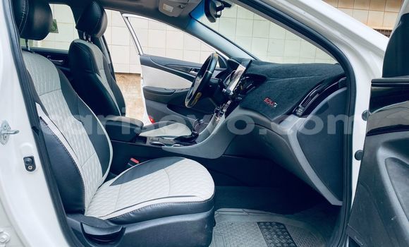 Acheter Occasion Voiture Hyundai Sonata Blanc à Cotonou, Benin Acheter Occasion Voiture Hyundai Sonata Blanc à Cotonou, Benin