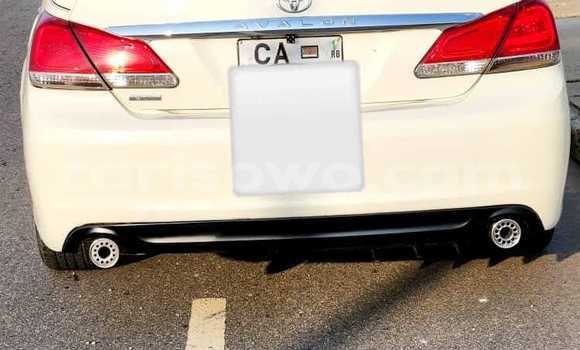 Buy Used Toyota Avalon White Car in Cotonou in Benign Buy Used Toyota Avalon White Car in Cotonou in Benign