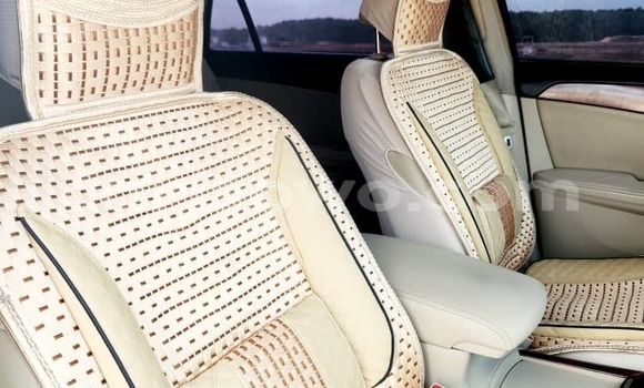 Buy Used Toyota Avalon White Car in Cotonou in Benign Buy Used Toyota Avalon White Car in Cotonou in Benign