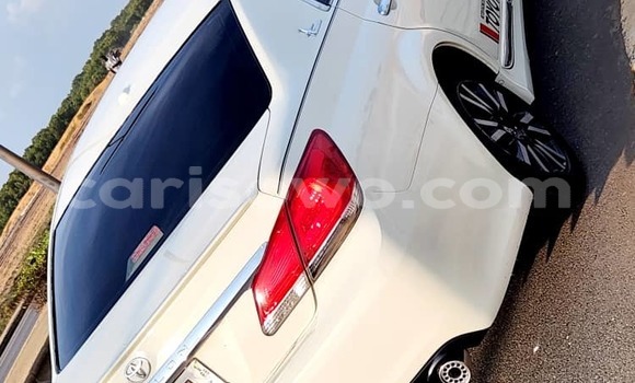 Buy Used Toyota Avalon White Car in Cotonou in Benign Buy Used Toyota Avalon White Car in Cotonou in Benign