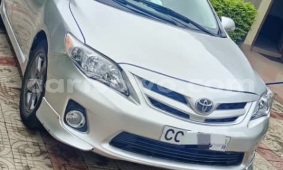 Sayi Na hannu Toyota Corolla Azurfa Mota in Cotonou a Benin