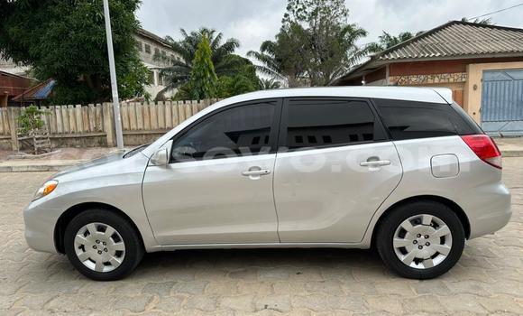 Ra Àlòkù Toyota Matrix Silver Ọkọ̀ in Cotonou ni Benin Ra Àlòkù Toyota Matrix Silver Ọkọ̀ in Cotonou ni Benin