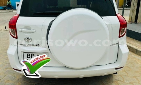 Buy Used Toyota RAV4 White Car in Cotonou in Benign