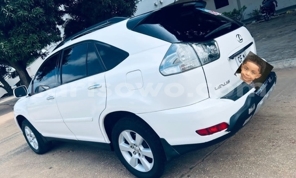 Ra Àlòkù Lexus RX 330 Silver Ọkọ̀ in Cotonou ni Benin