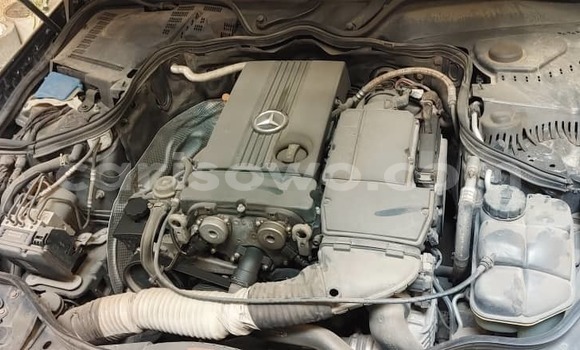 Ra Àlòkù Mercedes-Benz E-Classe Black Ọkọ̀ in Cotonou ni Benin Ra Àlòkù Mercedes-Benz E-Classe Black Ọkọ̀ in Cotonou ni Benin