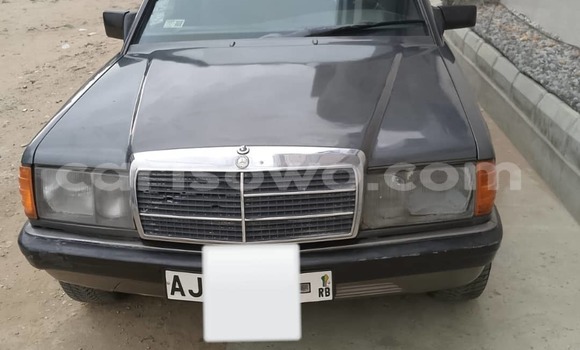 Sayi Na hannu Mercedes-Benz 190 Black Mota in Cotonou a Benin