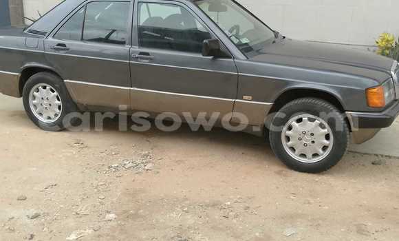 Sayi Na hannu Mercedes-Benz 190 Black Mota in Cotonou a Benin Sayi Na hannu Mercedes-Benz 190 Black Mota in Cotonou a Benin