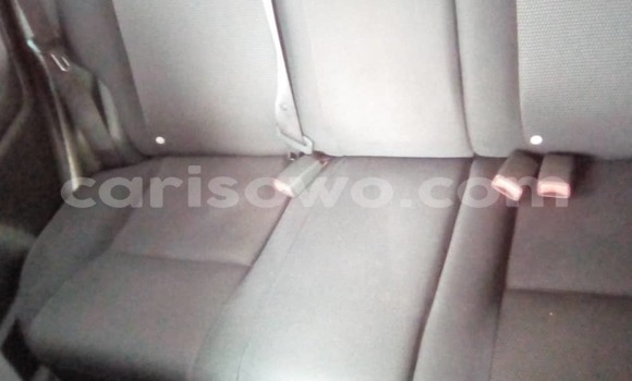 Ra Àlòkù Pontiac Vibe funfun Ọkọ̀ in Cotonou ni Benin Ra Àlòkù Pontiac Vibe funfun Ọkọ̀ in Cotonou ni Benin