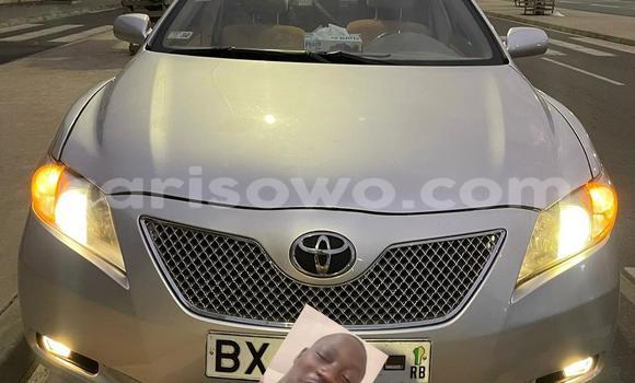 Ra Àlòkù Toyota Camry Silver Ọkọ̀ in Cotonou ni Benin
