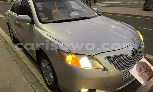 Sayi Na hannu Toyota Camry Azurfa Mota in Cotonou a Benin Sayi Na hannu Toyota Camry Azurfa Mota in Cotonou a Benin