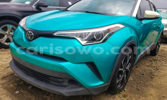 Ra Àlòkù Toyota C-HR Alawọ ewe Ọkọ̀ in Cotonou ni Benin