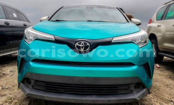 Acheter Occasion Voiture Toyota C-HR Vert à Cotonou, Benin Acheter Occasion Voiture Toyota C-HR Vert à Cotonou, Benin