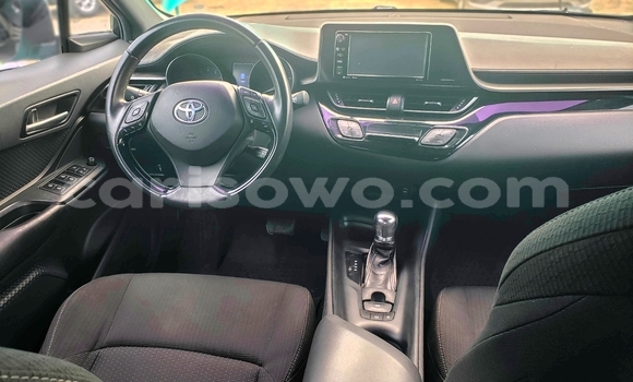 Acheter Occasion Voiture Toyota C-HR Vert à Cotonou, Benin Acheter Occasion Voiture Toyota C-HR Vert à Cotonou, Benin