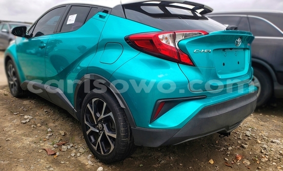 Acheter Occasion Voiture Toyota C-HR Vert à Cotonou, Benin Acheter Occasion Voiture Toyota C-HR Vert à Cotonou, Benin