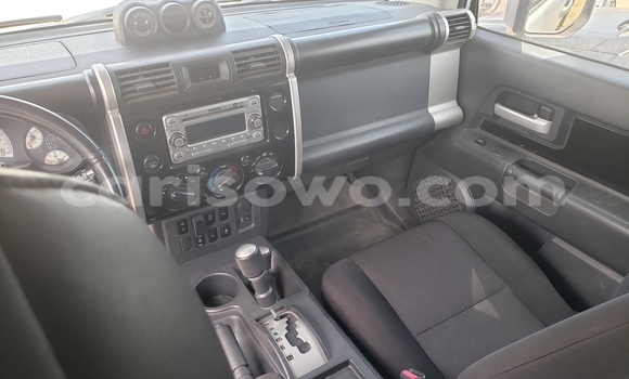 Sayi Na hannu Toyota FJ Cruiser White Mota in Cotonou a Benin Sayi Na hannu Toyota FJ Cruiser White Mota in Cotonou a Benin